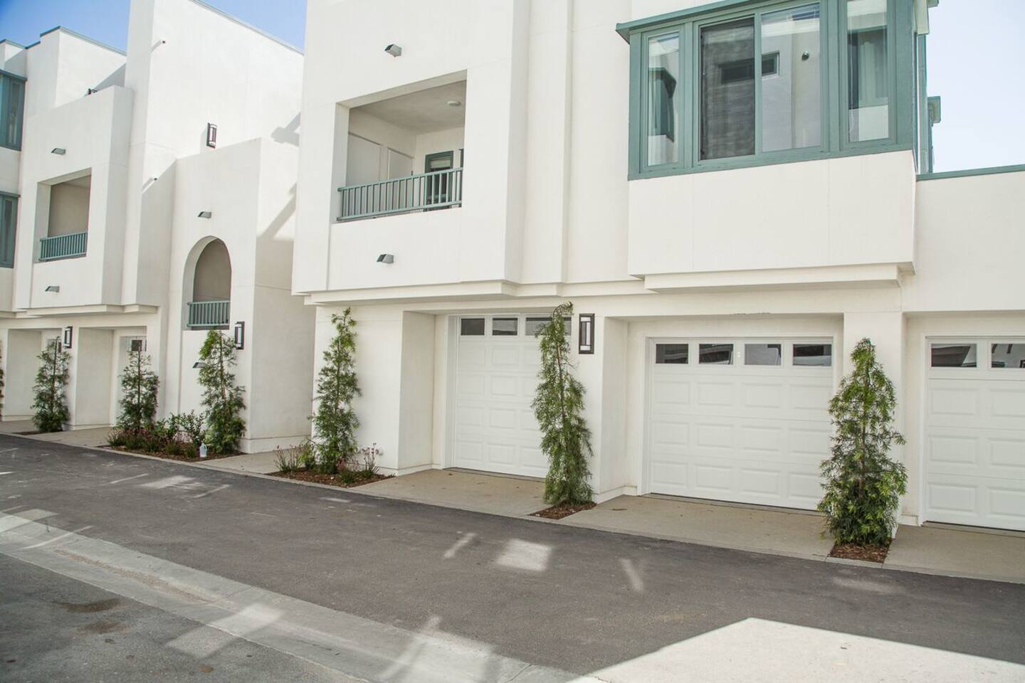 Alternate view of Dylan Point Loma, an Airbnb-friendly apartment in San Diego, CA