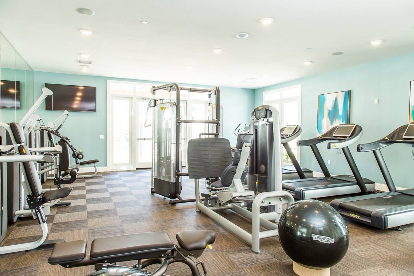 , an Airbnb-friendly apartment in San Diego, CA