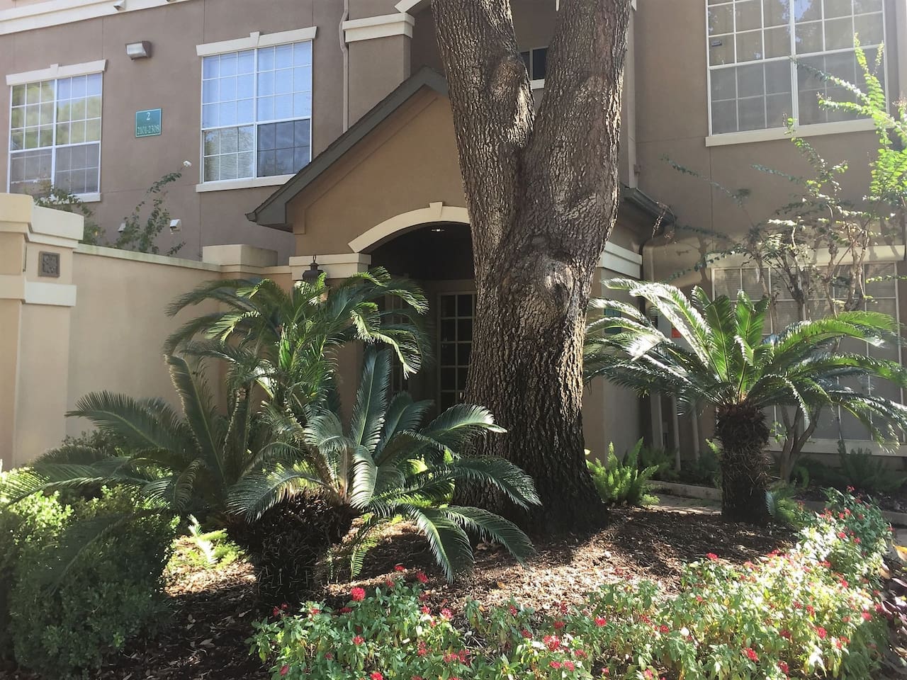 Alternate view of The Boulevard, an Airbnb-friendly apartment in Houston, TX