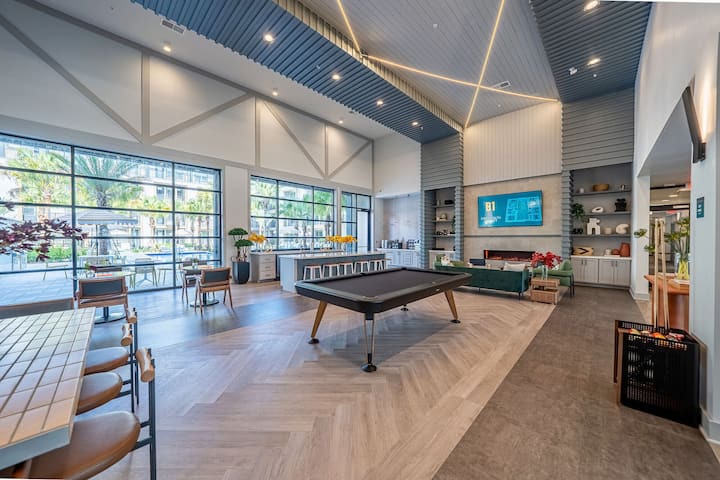 RGVtYW5kUGljdHVyZToyMTgwMjMxNjEz