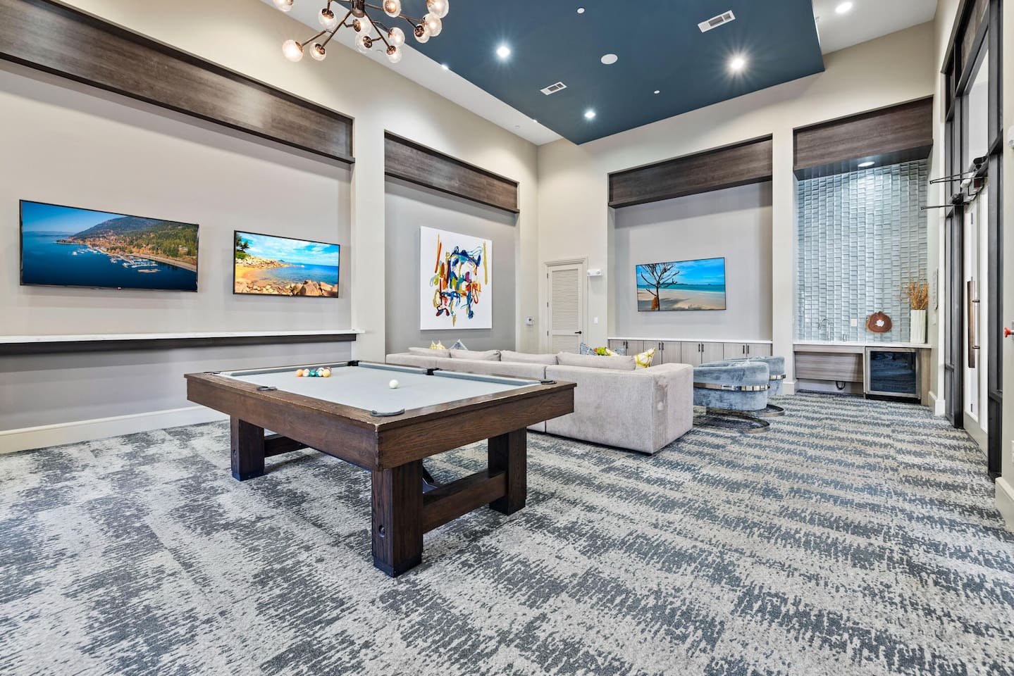 , an Airbnb-friendly apartment in Houston, TX