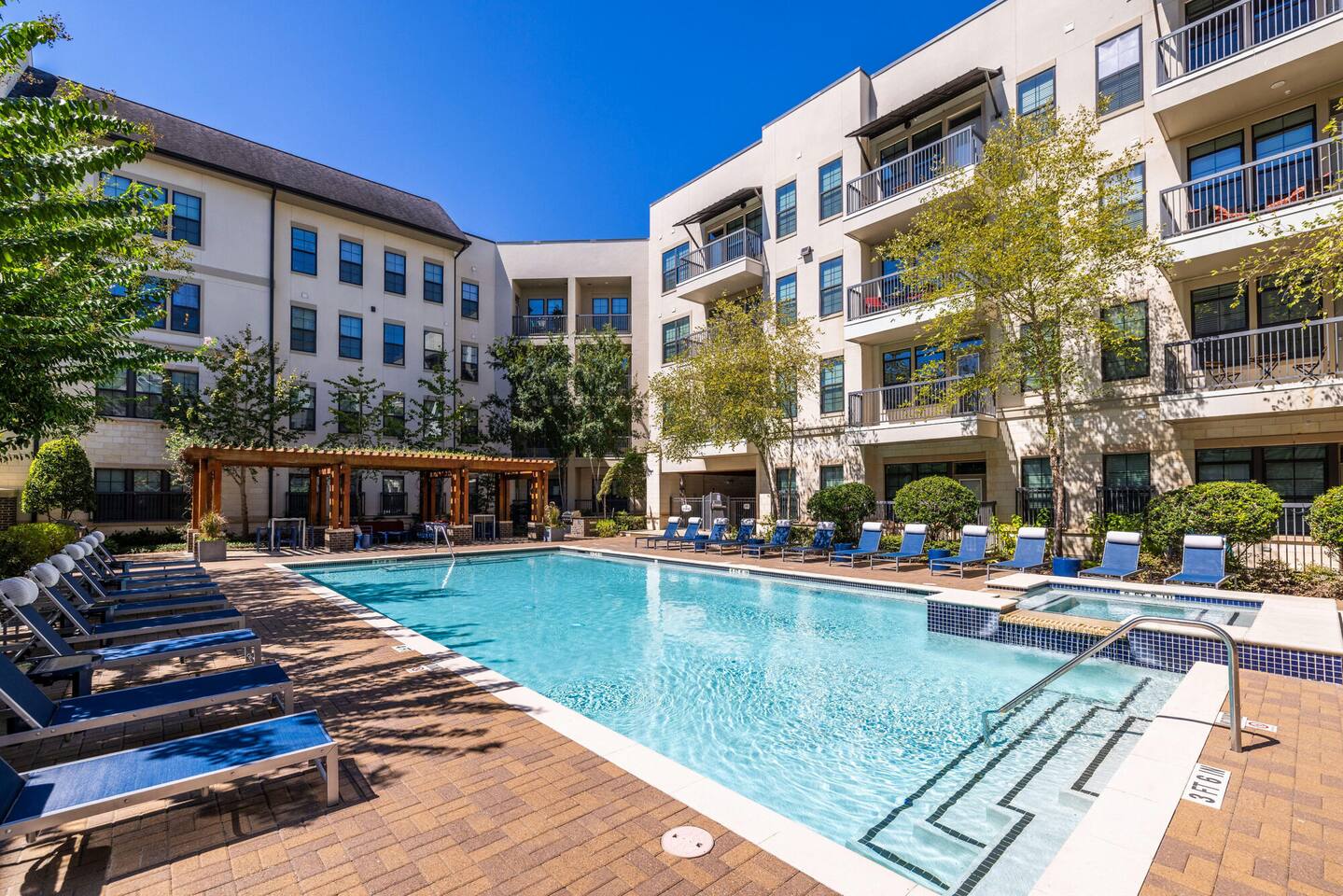, an Airbnb-friendly apartment in Houston, TX