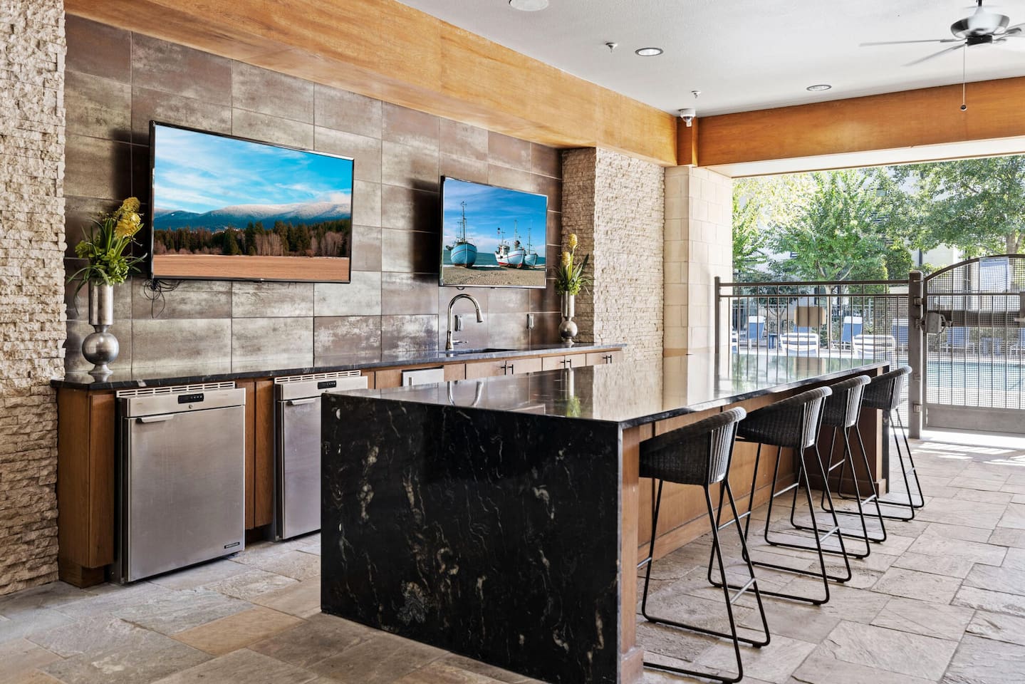 , an Airbnb-friendly apartment in Houston, TX