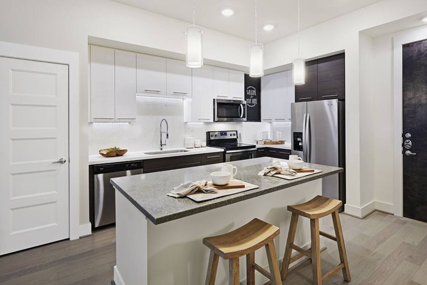 , an Airbnb-friendly apartment in Houston, TX