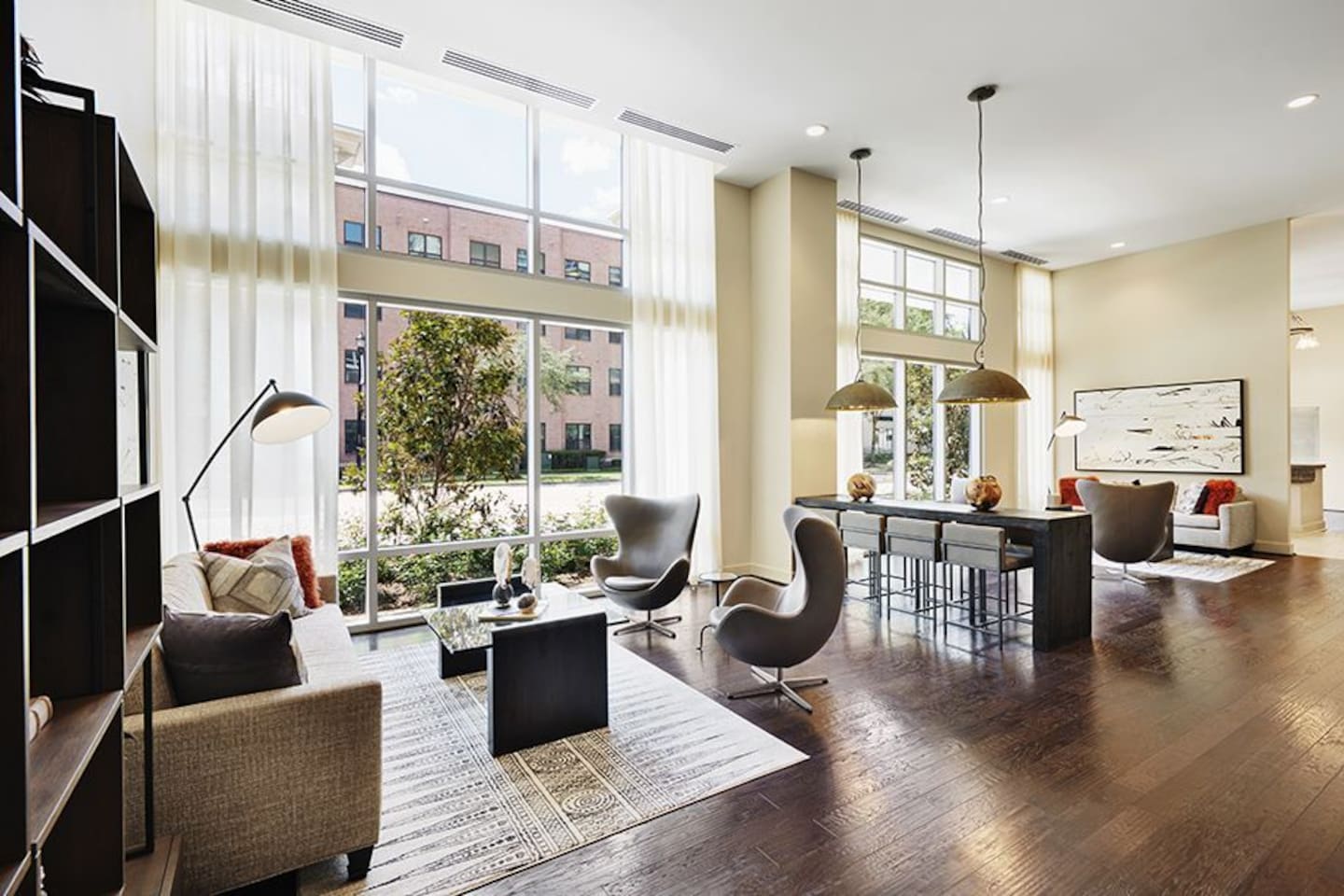 , an Airbnb-friendly apartment in Houston, TX