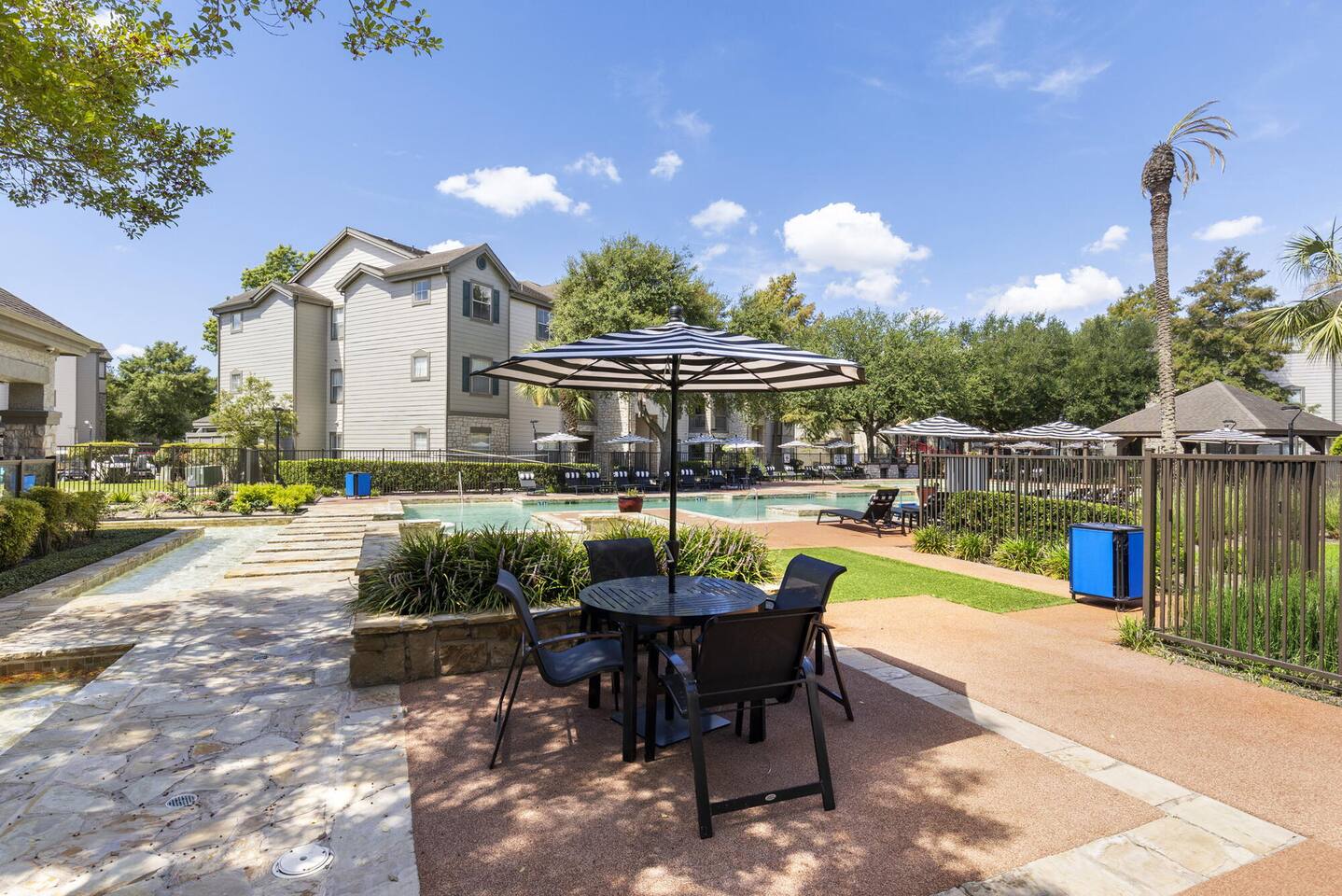 , an Airbnb-friendly apartment in Houston, TX