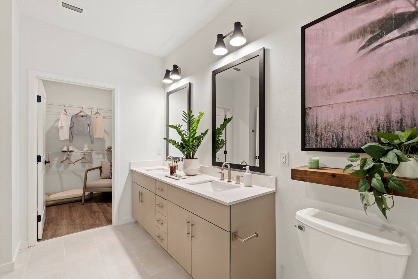 , an Airbnb-friendly apartment in Saint Augustine, FL