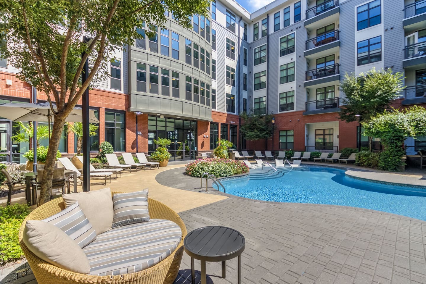 , an Airbnb-friendly apartment in Charlotte, NC