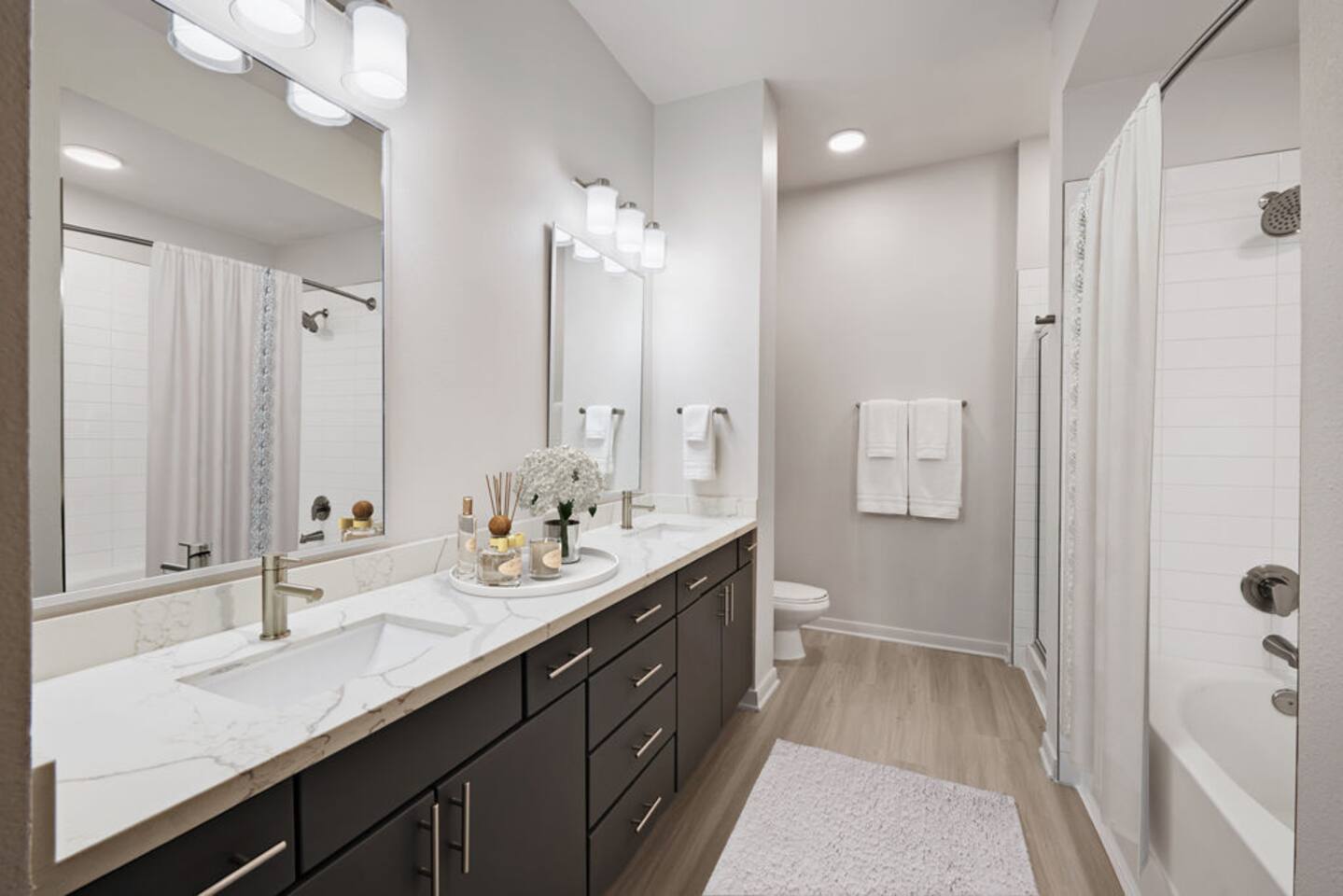 , an Airbnb-friendly apartment in Houston, TX