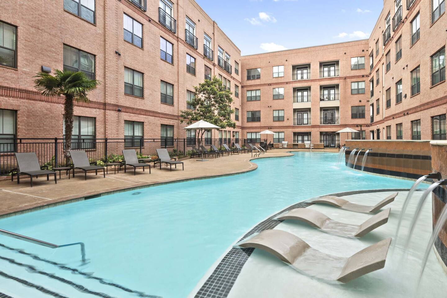 , an Airbnb-friendly apartment in Houston, TX