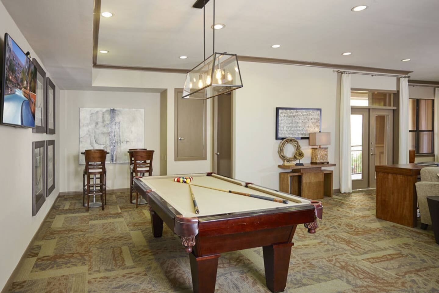 Alternate view of Camden Plaza, an Airbnb-friendly apartment in Houston, TX
