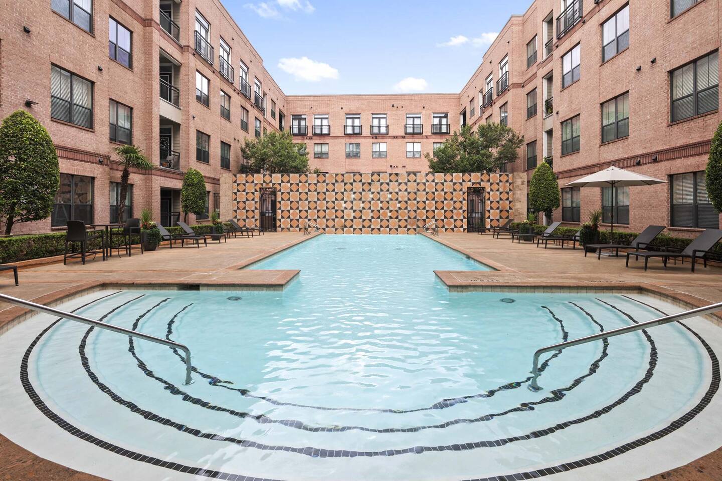 , an Airbnb-friendly apartment in Houston, TX