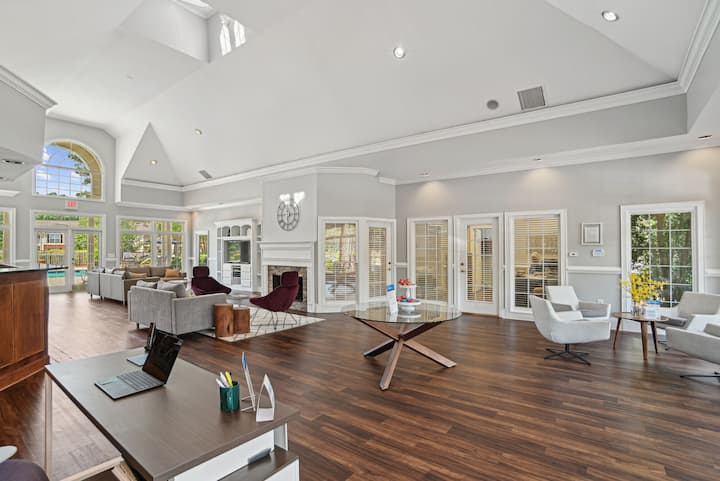 RGVtYW5kUGljdHVyZToyMDEyNDEyMDQz