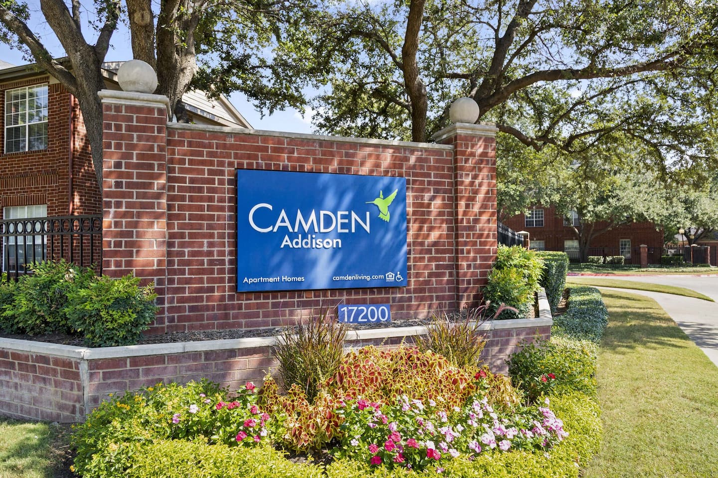 , an Airbnb-friendly apartment in Addison, TX