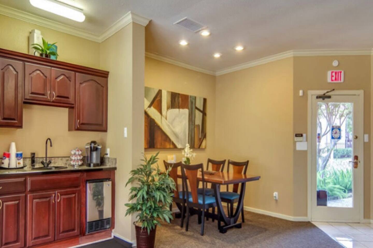 , an Airbnb-friendly apartment in Houston, TX