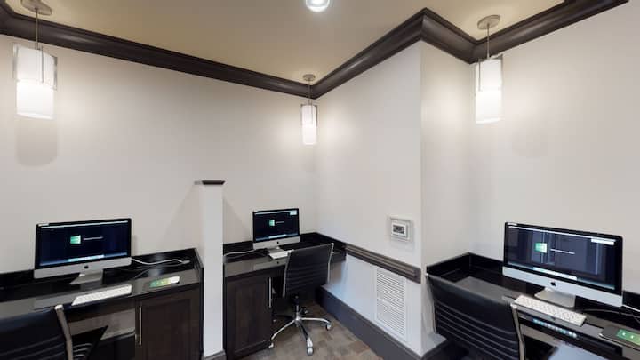 RGVtYW5kUGljdHVyZToxOTQzMTQ1MTM4