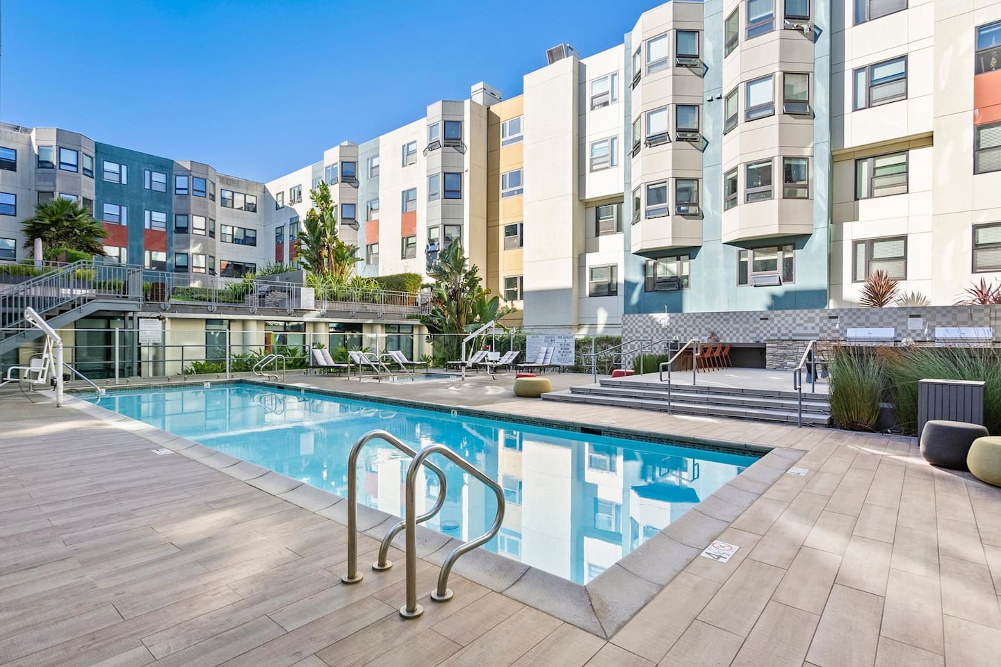Exterior of 2000 Post, an Airbnb-friendly apartment in San Francisco, CA