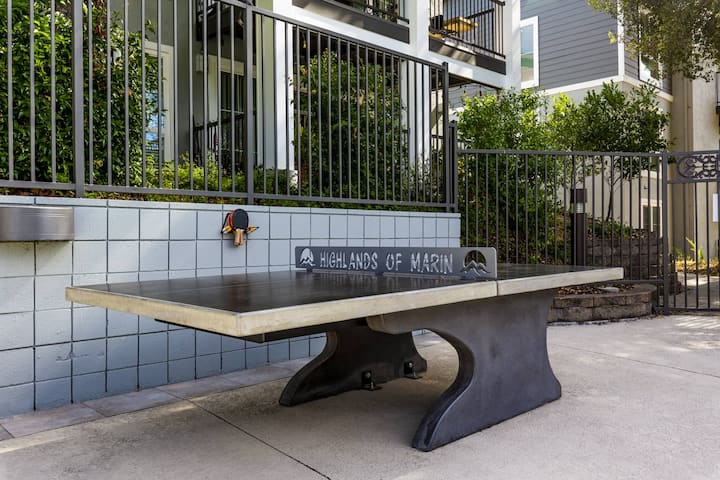 RGVtYW5kUGljdHVyZToxOTUxNTc5MTY4