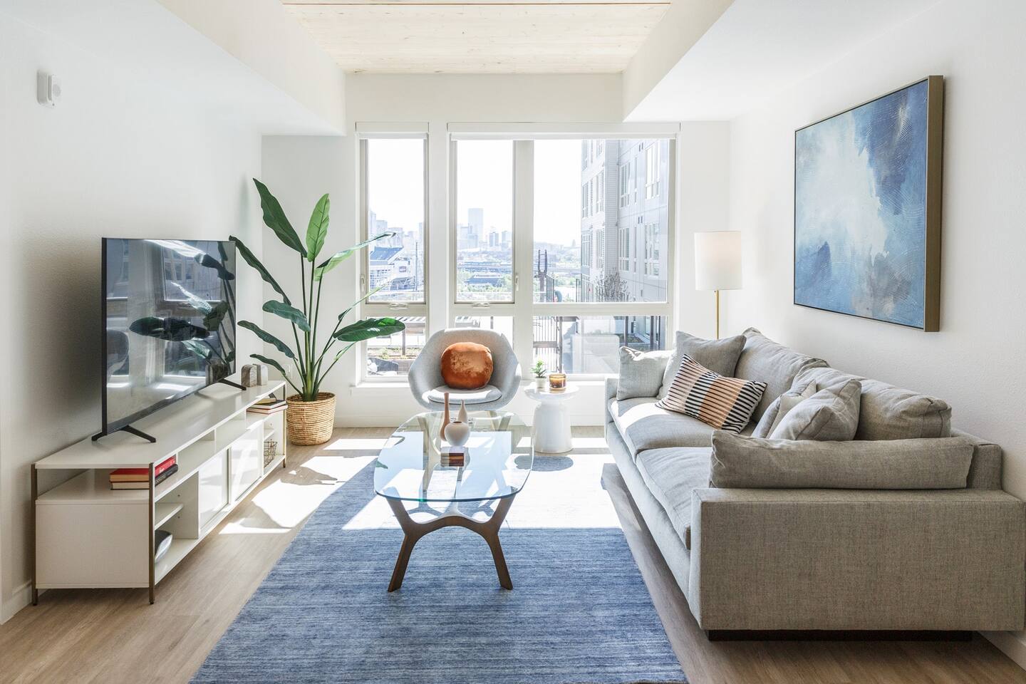 , an Airbnb-friendly apartment in Denver, CO