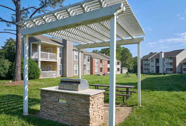 RGVtYW5kUGljdHVyZToxOTQzMTQ0Nzg2