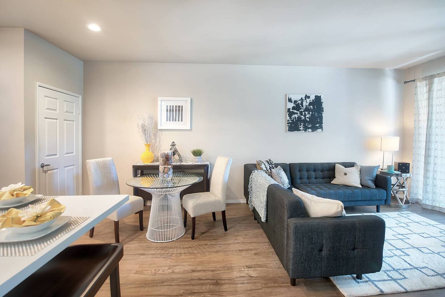 , an Airbnb-friendly apartment in Marina Del Rey, CA
