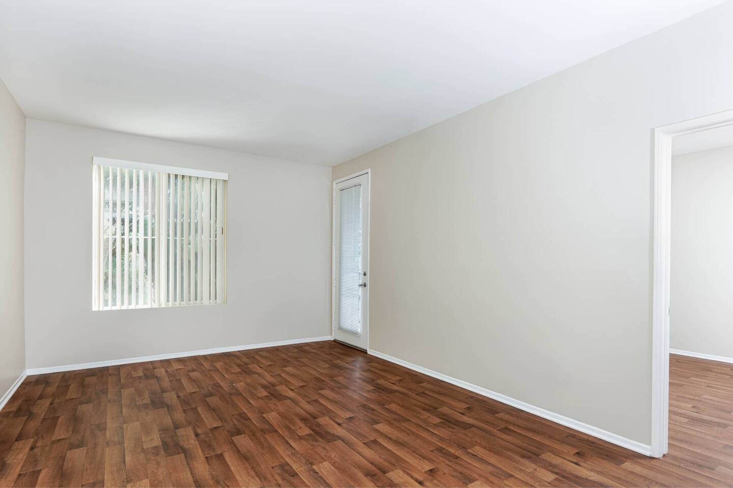 , an Airbnb-friendly apartment in Marina Del Rey, CA