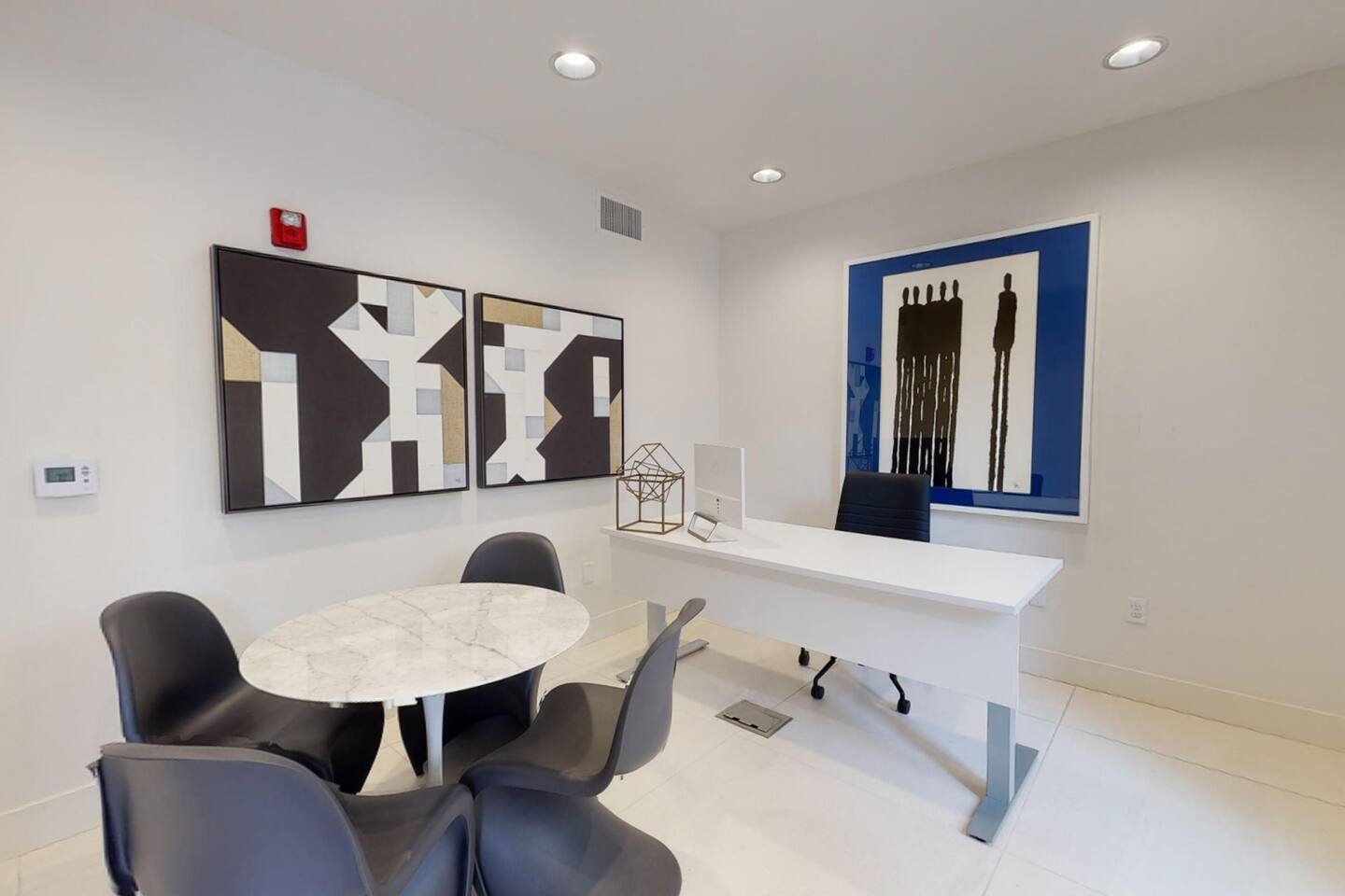 , an Airbnb-friendly apartment in Marina Del Rey, CA