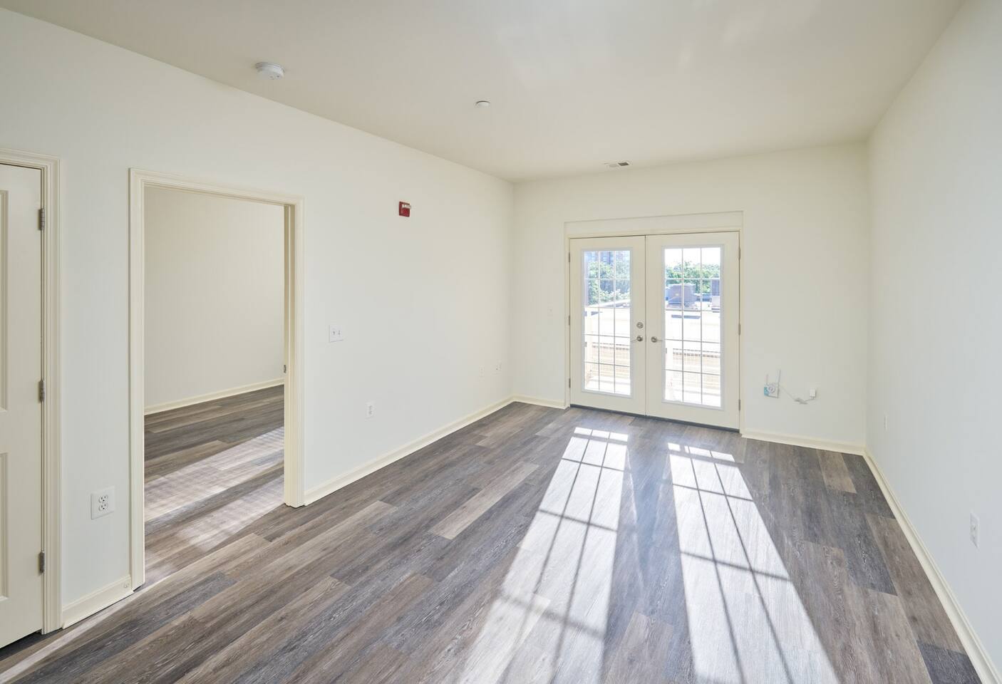 , an Airbnb-friendly apartment in Arlington, VA