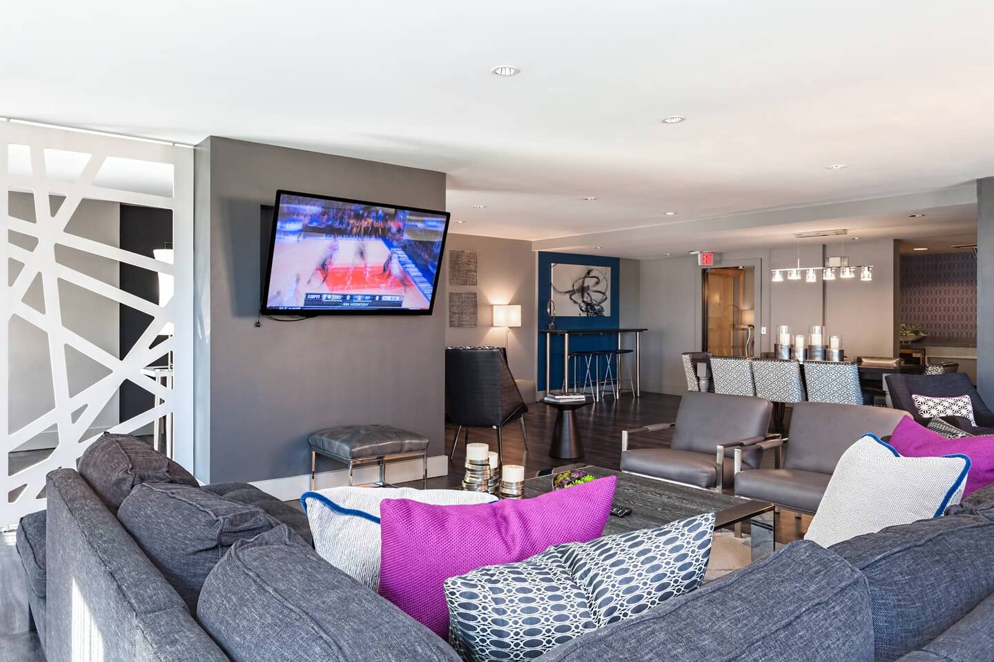 , an Airbnb-friendly apartment in Arlington, VA