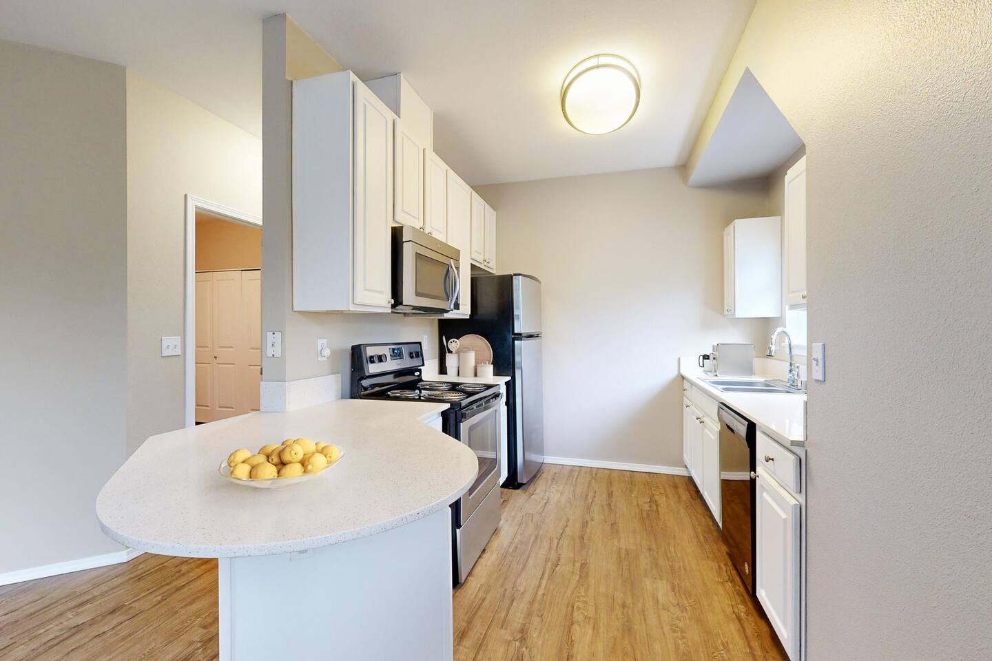 , an Airbnb-friendly apartment in Everett, WA