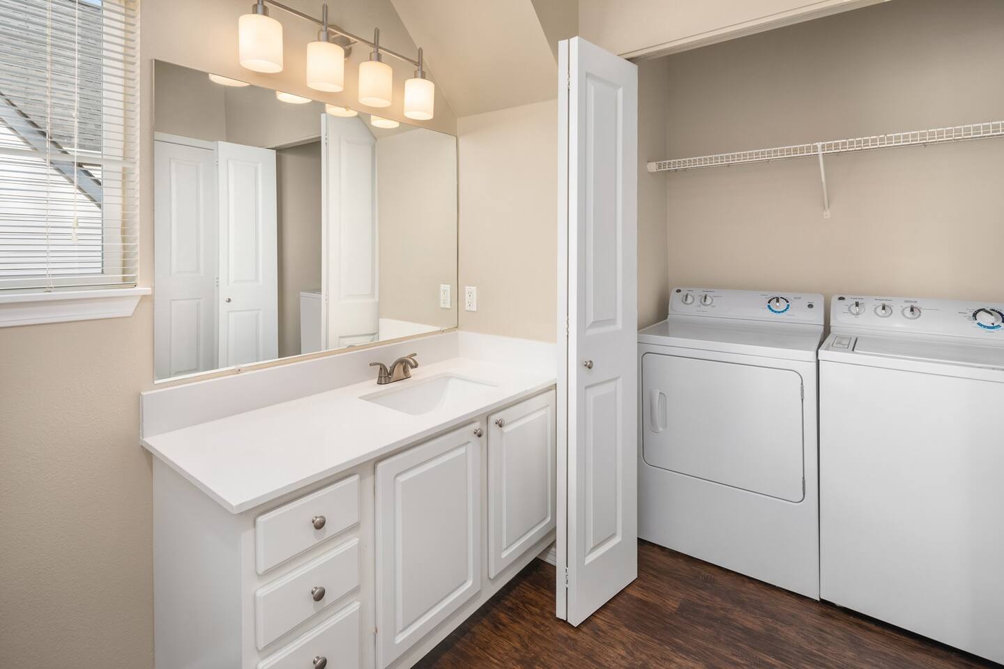 , an Airbnb-friendly apartment in Everett, WA