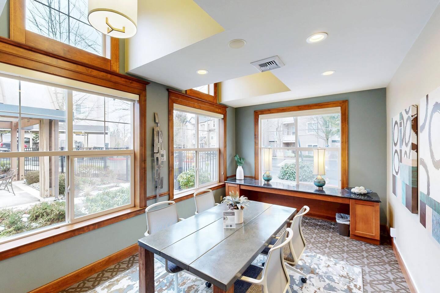 , an Airbnb-friendly apartment in Everett, WA