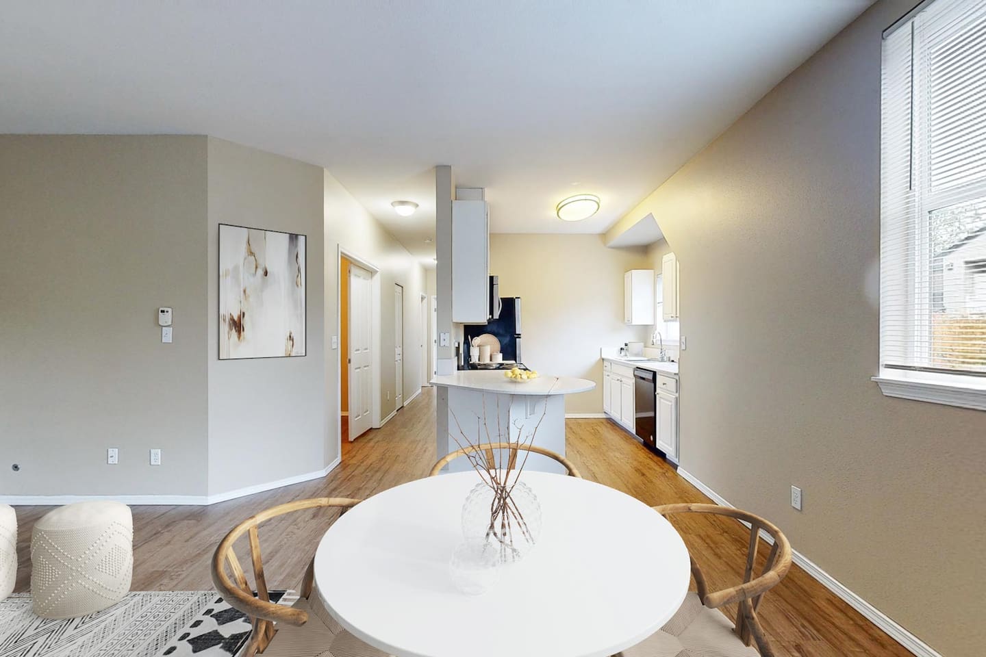 , an Airbnb-friendly apartment in Everett, WA