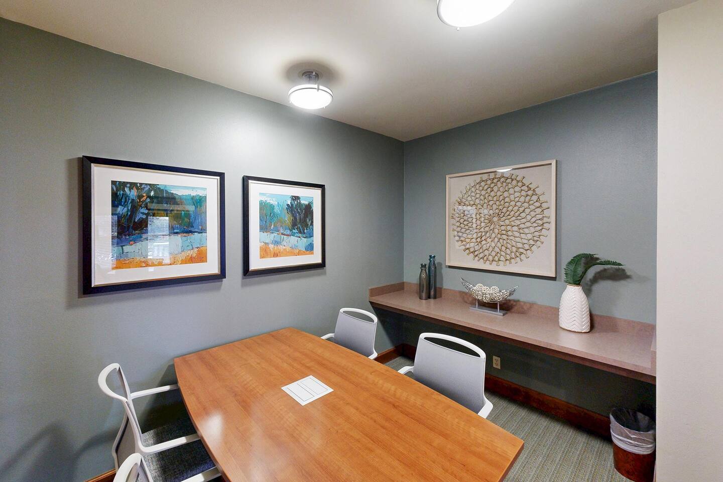 , an Airbnb-friendly apartment in Everett, WA