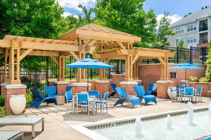 RGVtYW5kUGljdHVyZToxOTQzMTQ2MzMy