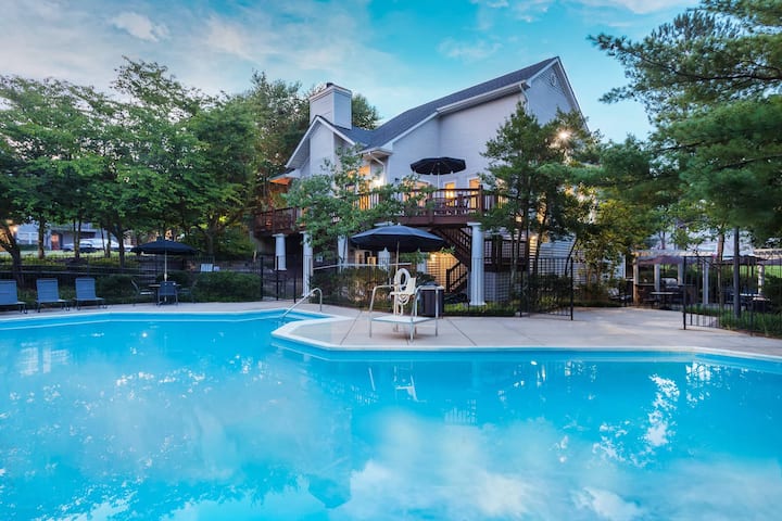 RGVtYW5kUGljdHVyZToxOTQzMTQ1Nzkx