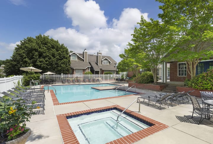 RGVtYW5kUGljdHVyZToxOTQzMTQ4MTQ2