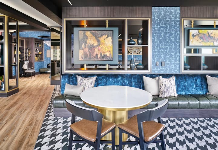 RGVtYW5kUGljdHVyZToxOTQzMTQ3MDMy