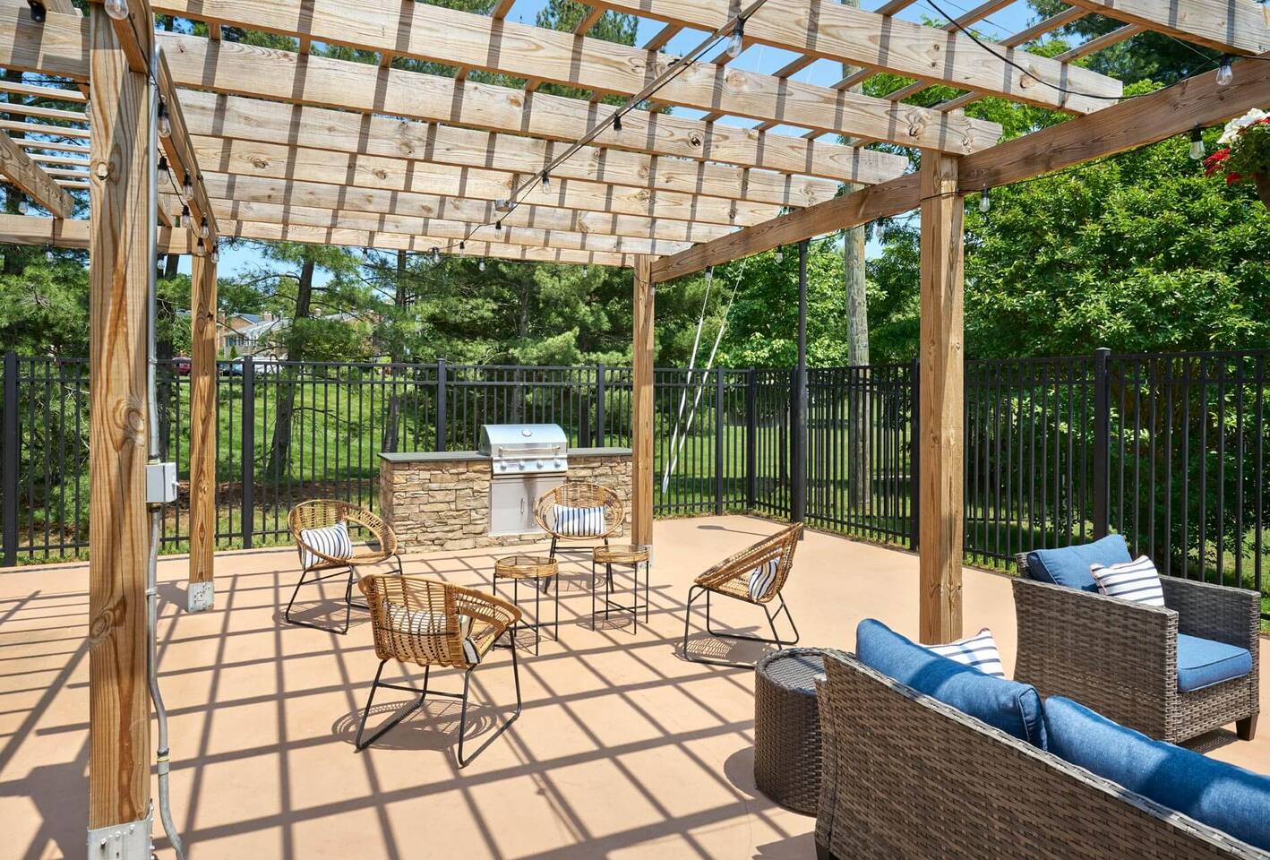 , an Airbnb-friendly apartment in Alexandria, VA