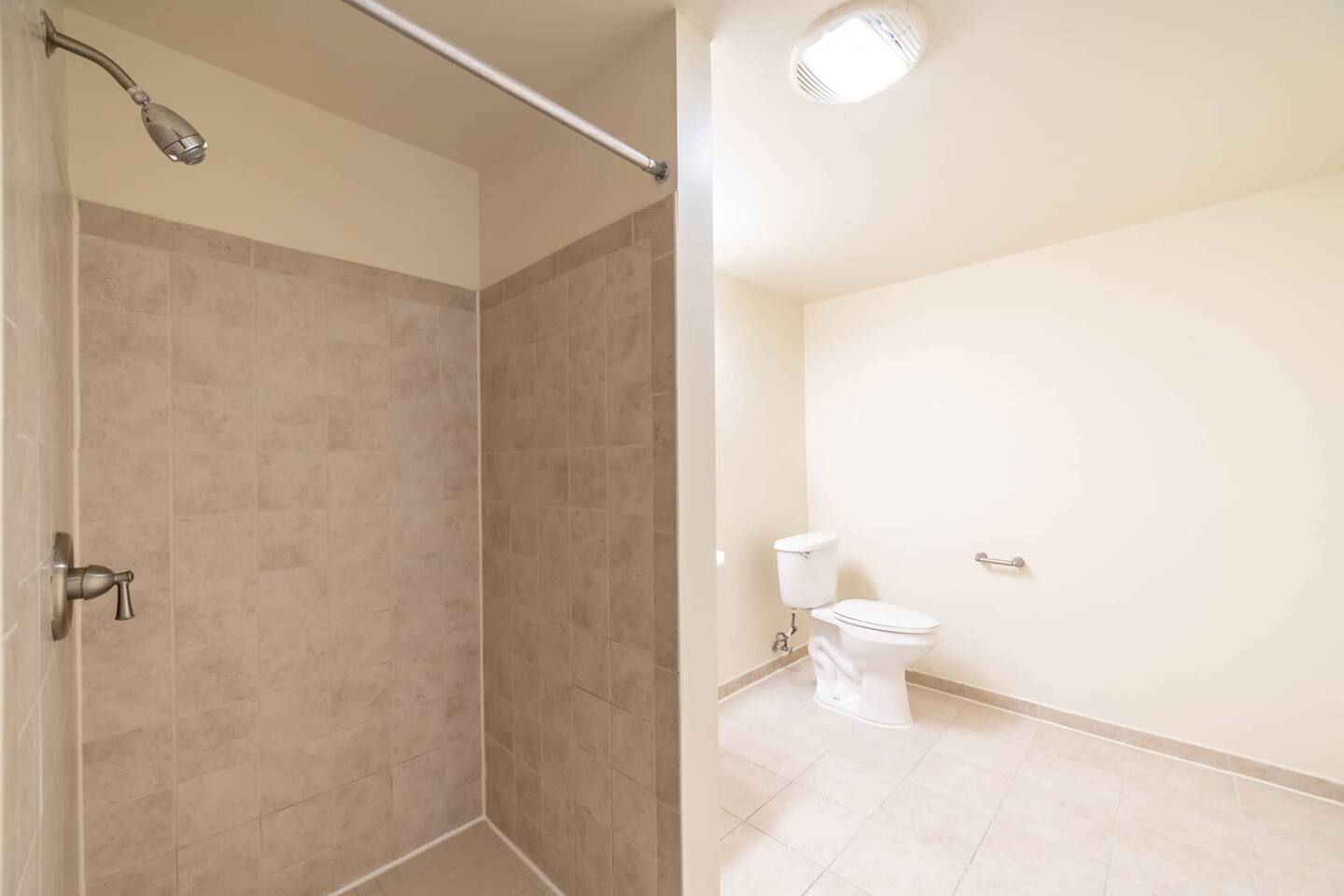 , an Airbnb-friendly apartment in Alexandria, VA