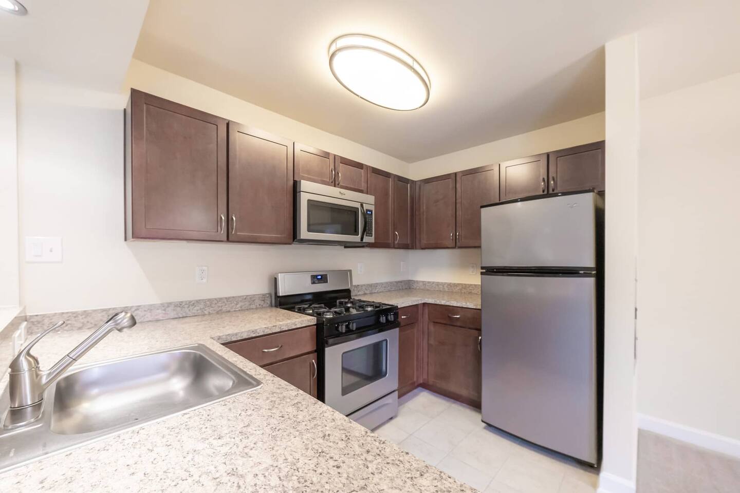 , an Airbnb-friendly apartment in Alexandria, VA