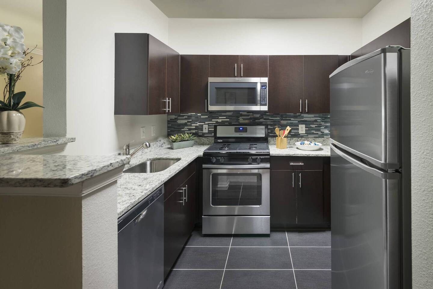 , an Airbnb-friendly apartment in Herndon, VA