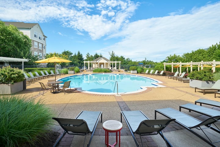 RGVtYW5kUGljdHVyZToxOTQzMTQ4NjIw