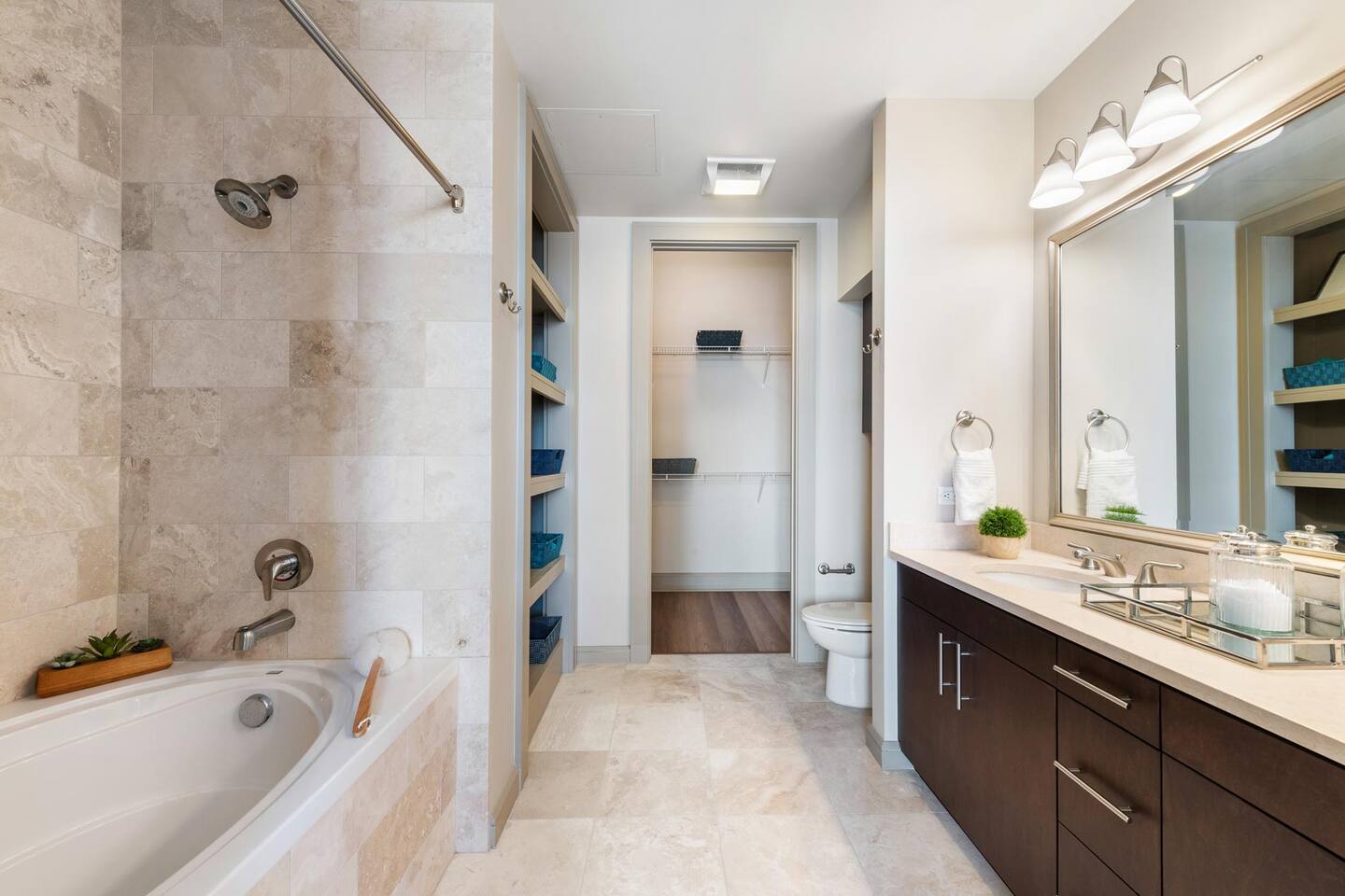 , an Airbnb-friendly apartment in San Diego, CA