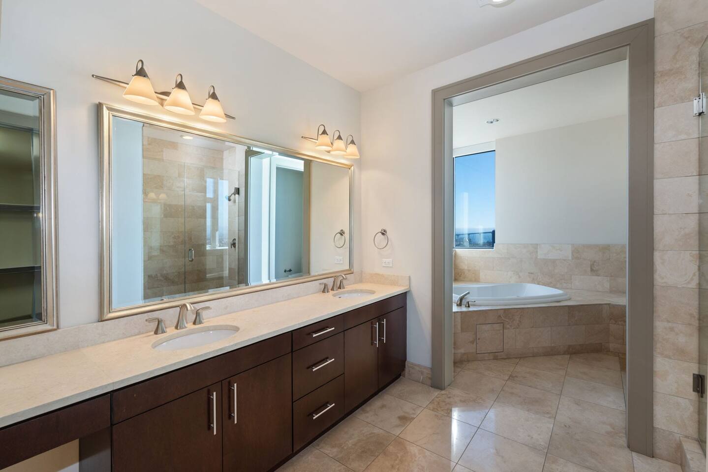 , an Airbnb-friendly apartment in San Diego, CA