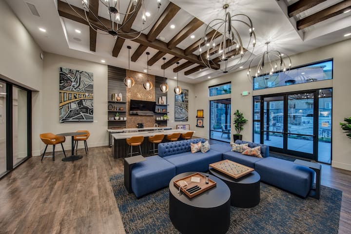 RGVtYW5kUGljdHVyZToxOTQzMTM3NzI4