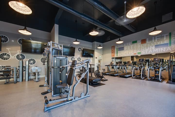 RGVtYW5kUGljdHVyZToxOTQzMTM3NzMy