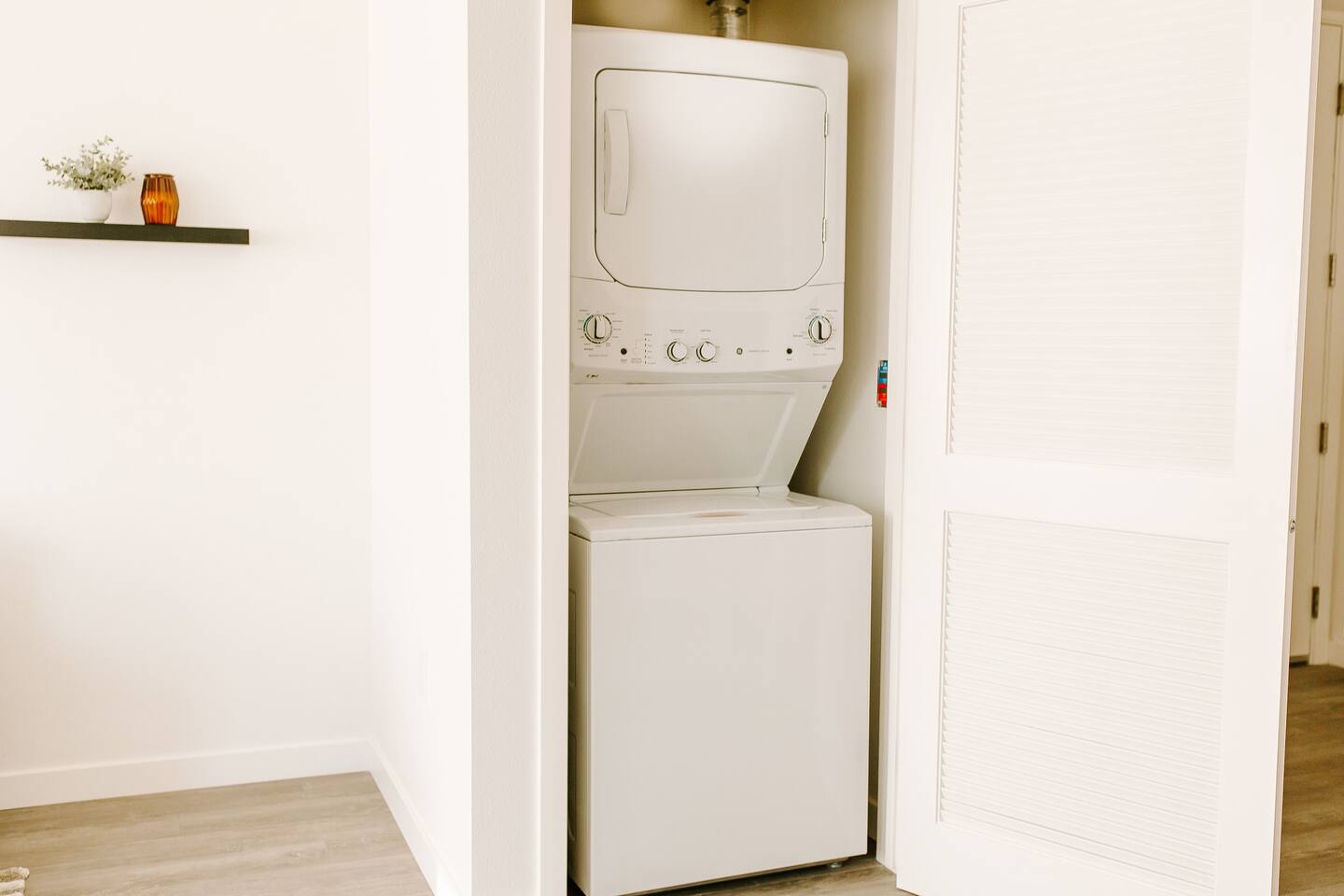 , an Airbnb-friendly apartment in Los Angeles, CA