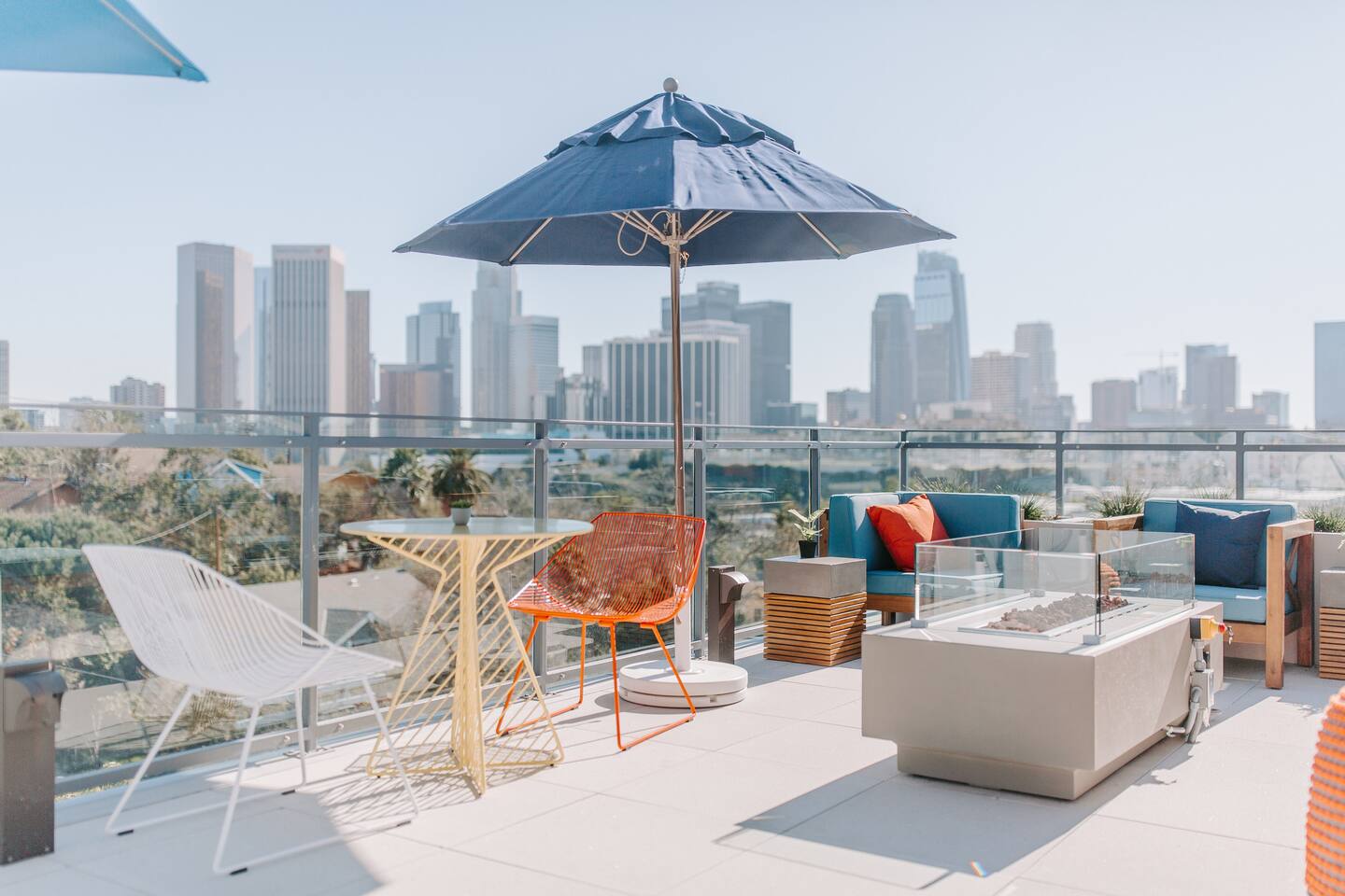 , an Airbnb-friendly apartment in Los Angeles, CA