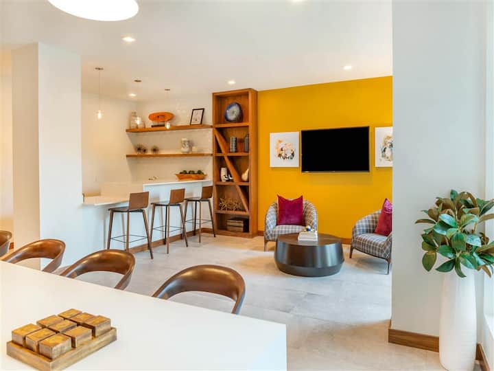 RGVtYW5kUGljdHVyZToxOTQzMTI5MDA5